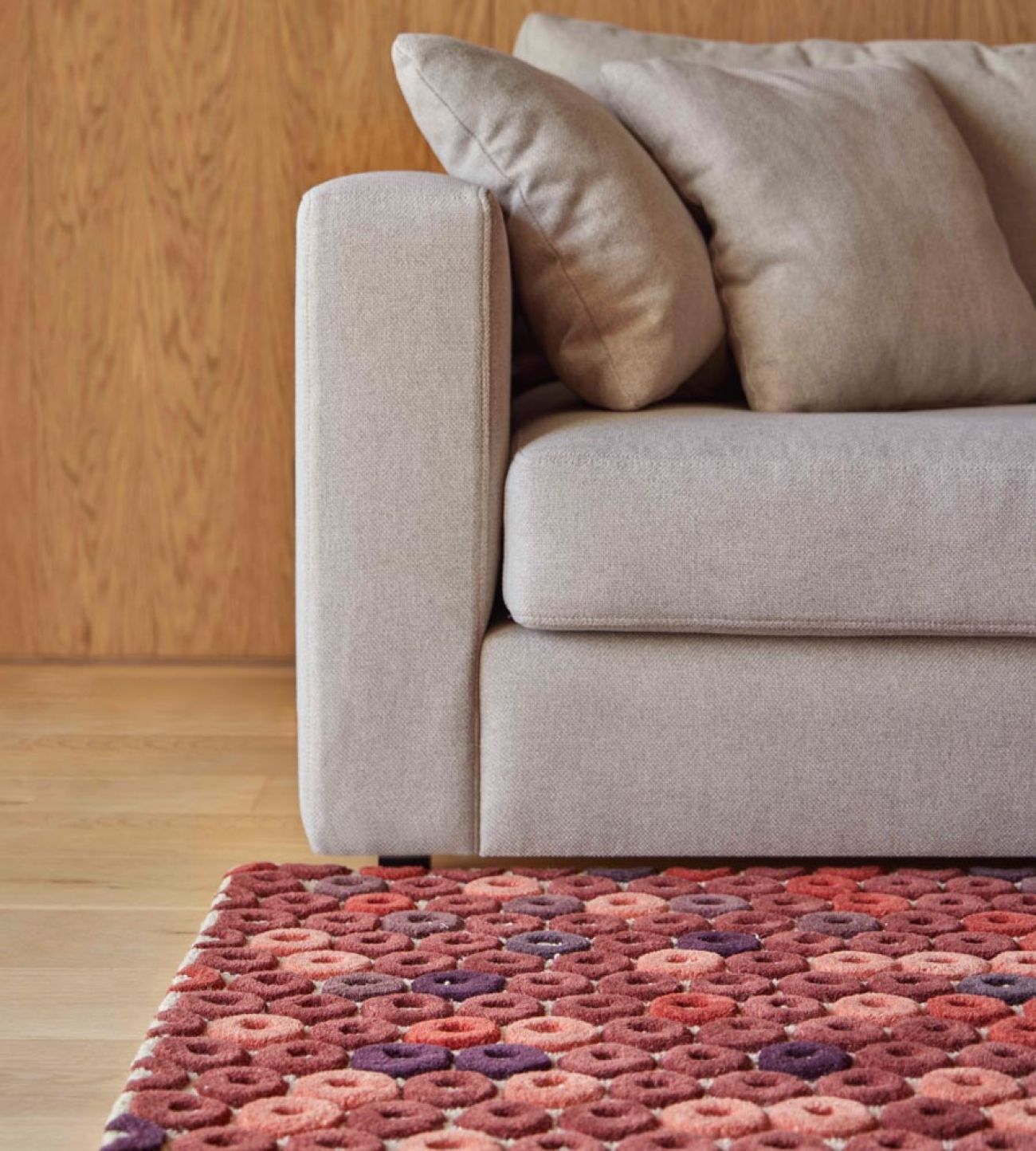 Circle Hues Tufted Woollen Rug